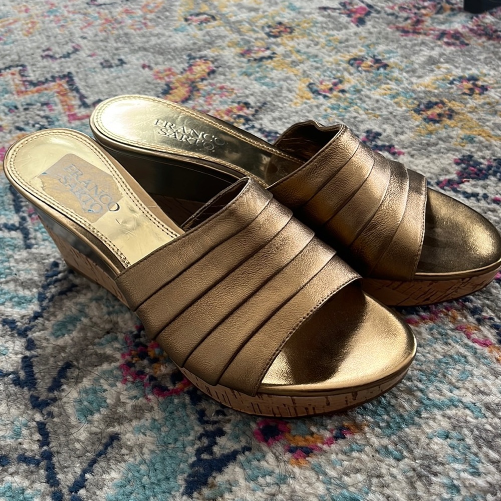 Slip on wedge